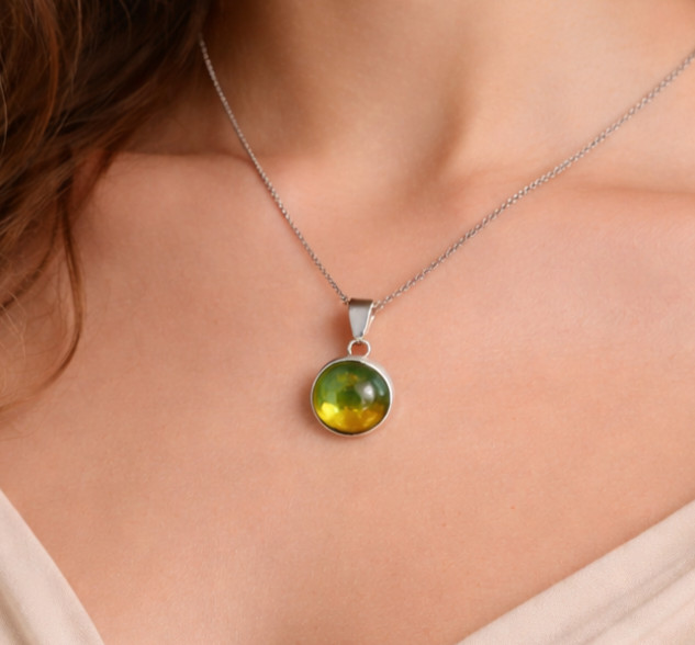 Lovely Natural Clear Smoky Green Amber .925 Sterling Silver Pendant 23mm