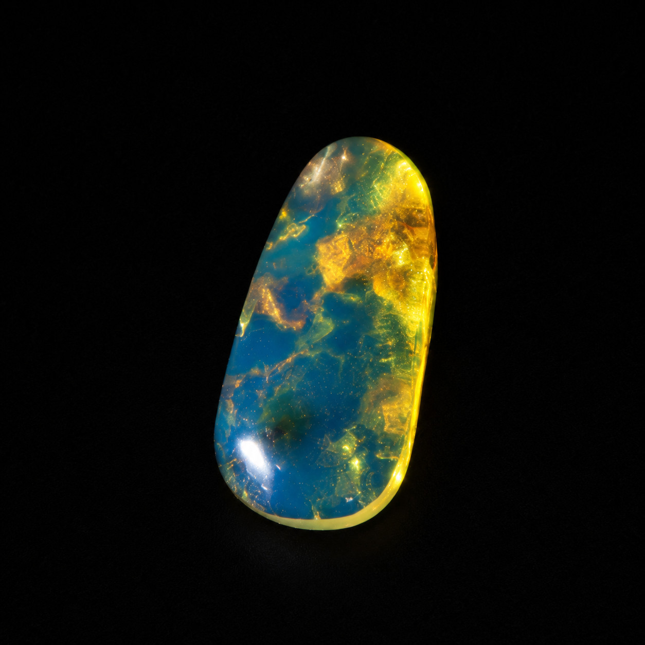 Natural Dominican Blue Amber Polished Stone 18mm
