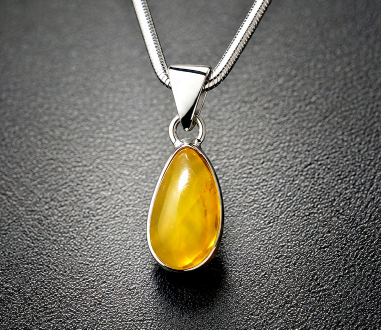 Natural Dominican Yellow Amber Pendant 925 Sterling Silver 22mm Olive