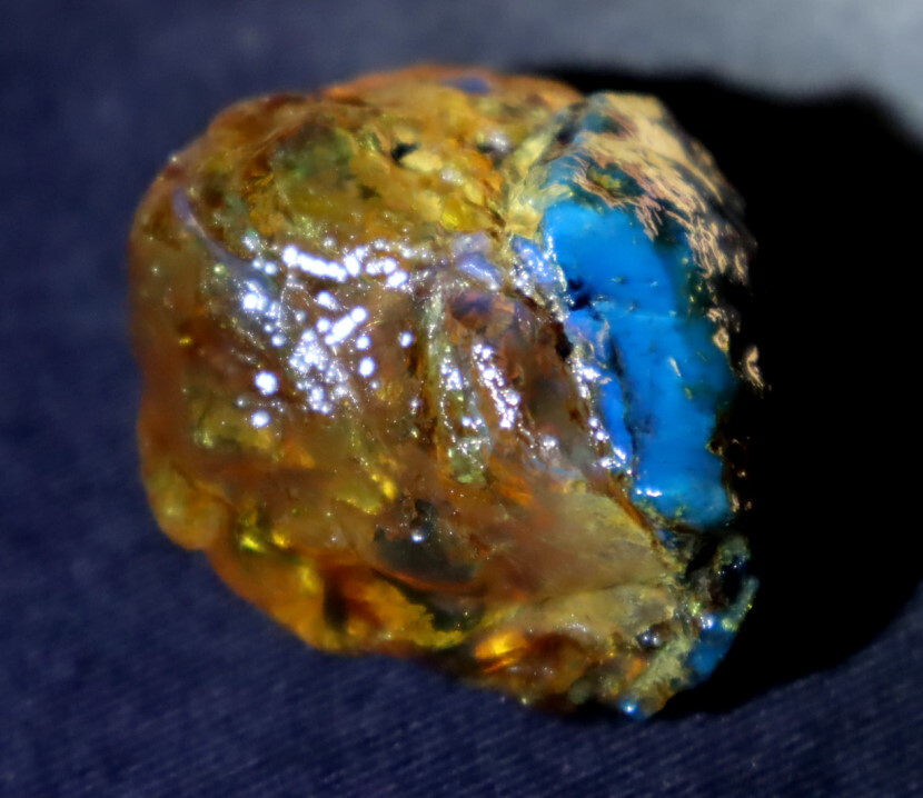 Impressive Natural Dominican Clear Sky Blue Amber Rough Specimen 36mm 14.1g