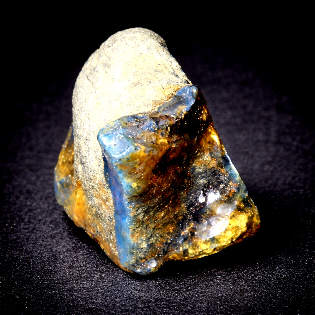 Beautiful Natural Dominican Clear Sky Blue Amber Rough Specimen 26mm 11.5g