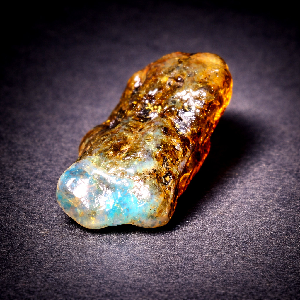 Charming Design Natural Dominican Clear Green Blue Amber Rough Specimen 43mm 11g