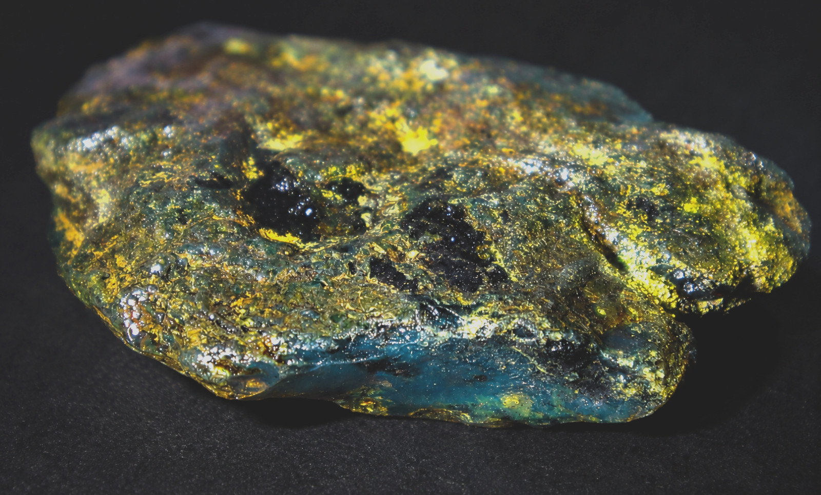Beautiful Natural Dominican Translucent Green Blue Amber Rough Specimen 76mm 46g