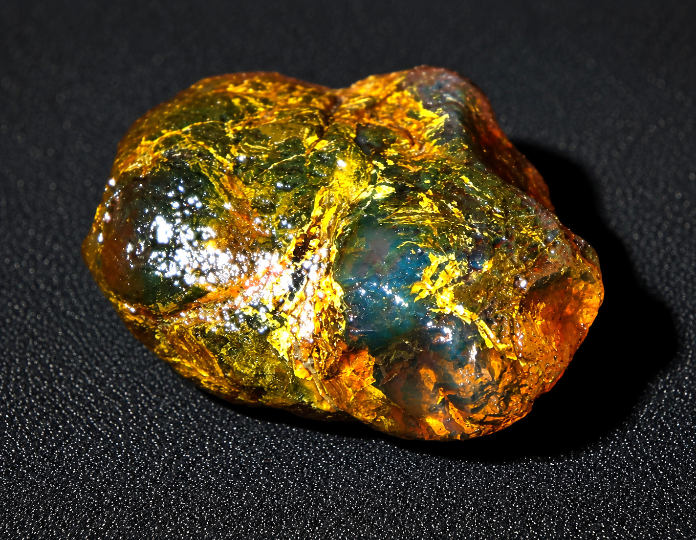 Impressive Natural Dominican Clear Green Blue Amber Rough Specimen 50mm 32.1g