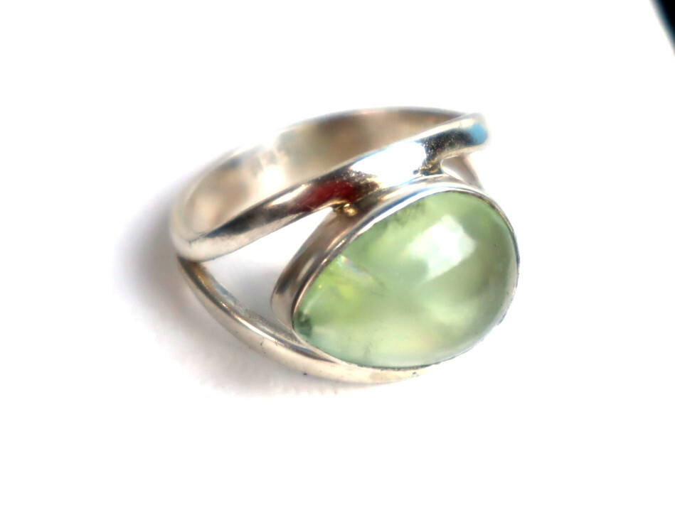 Exquisite  Clear Light Green Jade .925 Sterling Silver Ring #7.5
