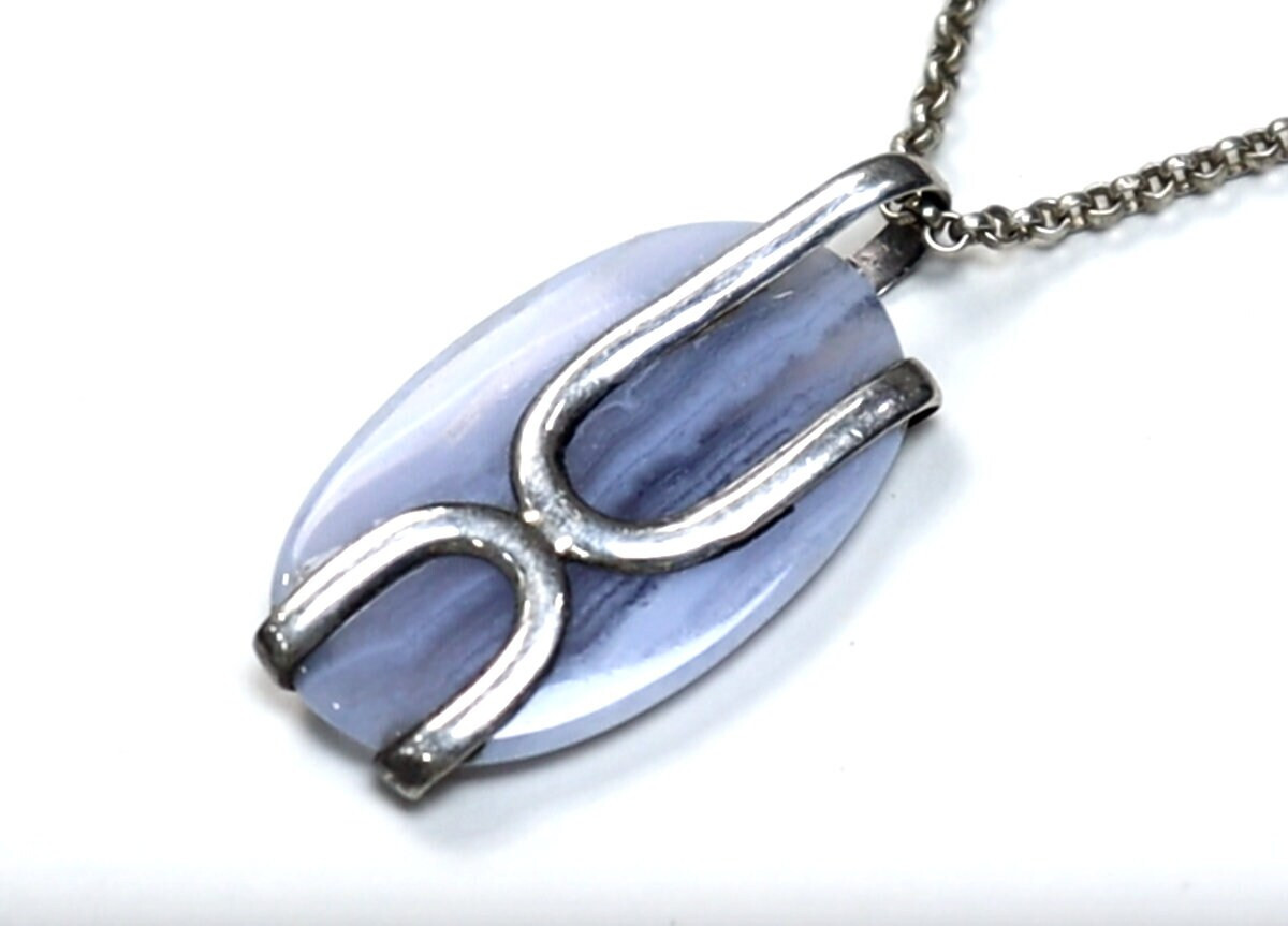 Beautiful Natural Light Purple Agate .925 Sterling Silver Pendant 45mm
