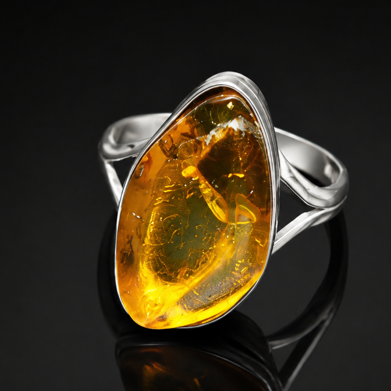 Distinctive Clear Orange Dominican Amber 925 Sterling Silver Ring #7
