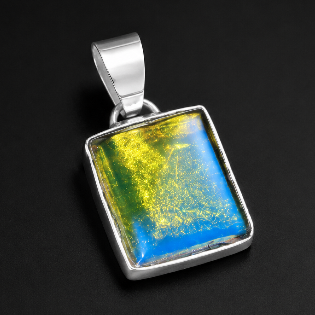 Distinctive Clear Green Blue 925 Sterling Silver Dominican Amber Pendant 26mm