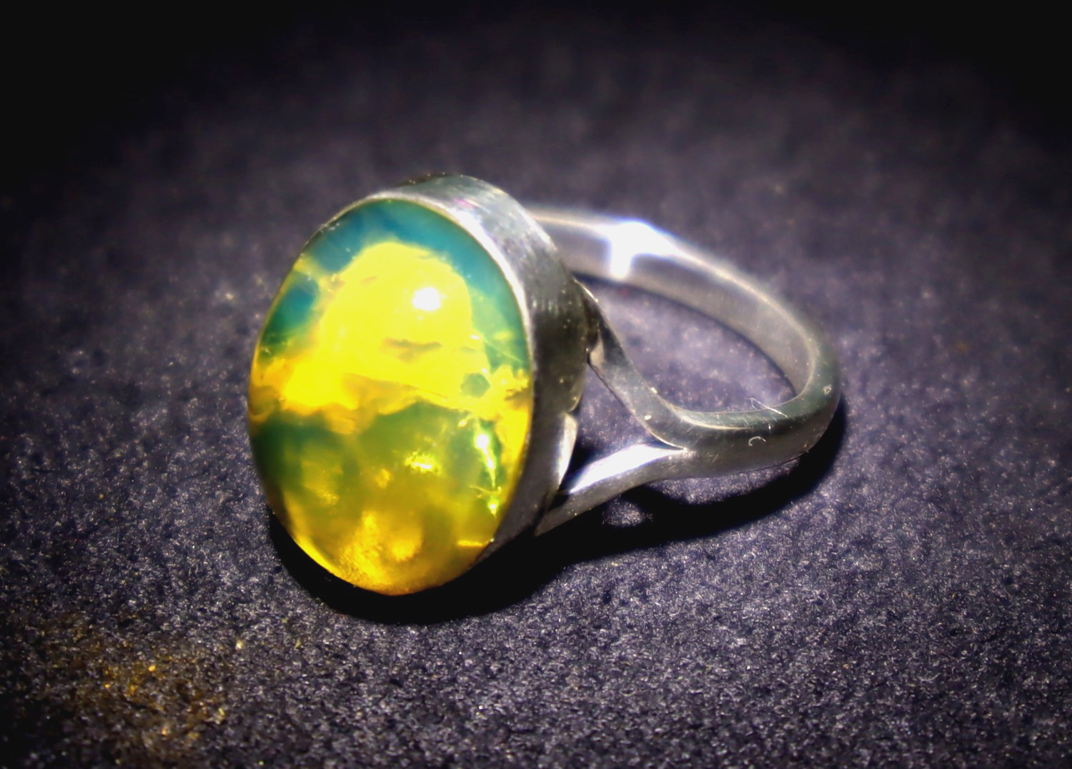 Impressive Natural Clear Ocean Blue Amber .925 Sterling Silver Ring #7