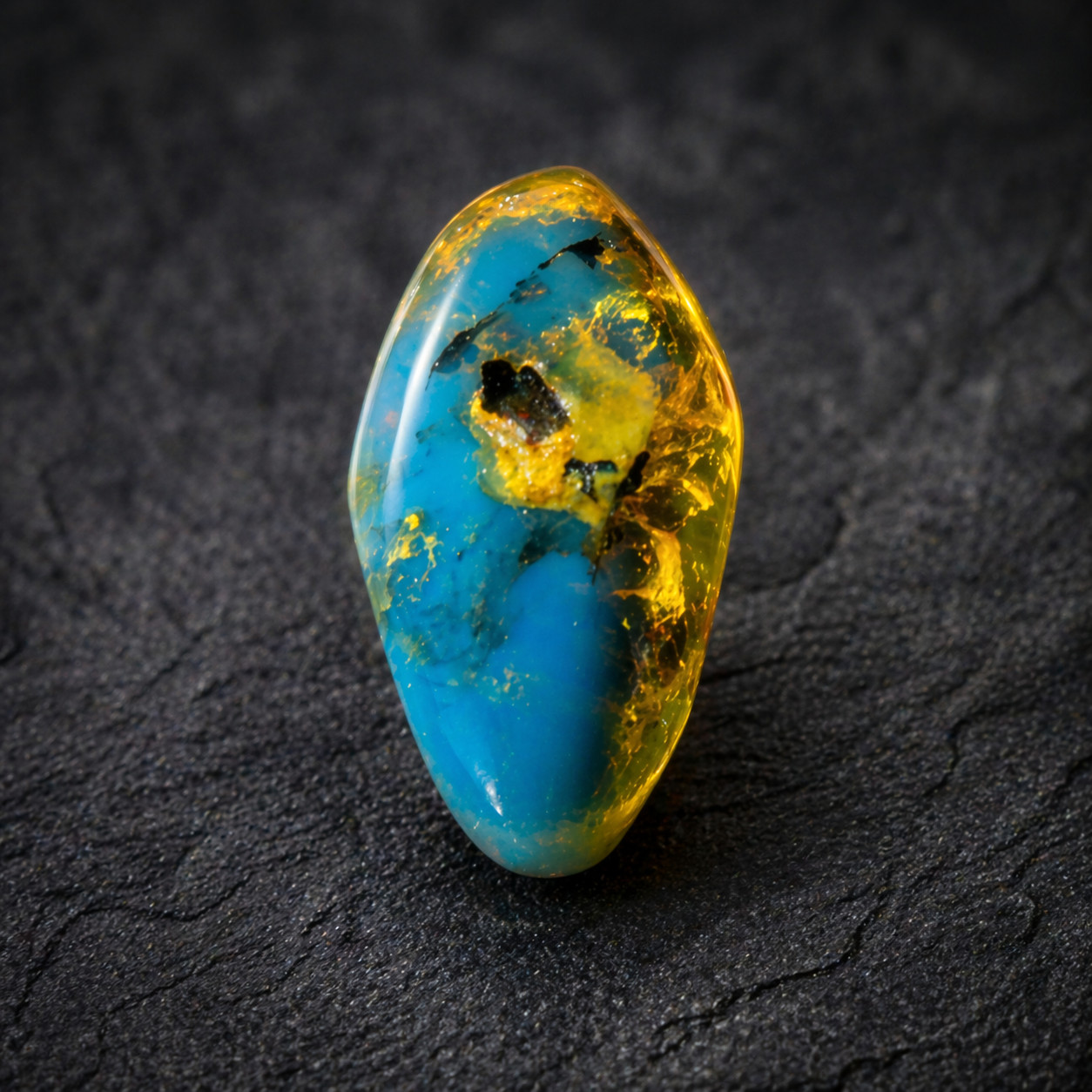 Lovely Natural Dominican Clear Deep Blue Amber Polished Stone 21mm