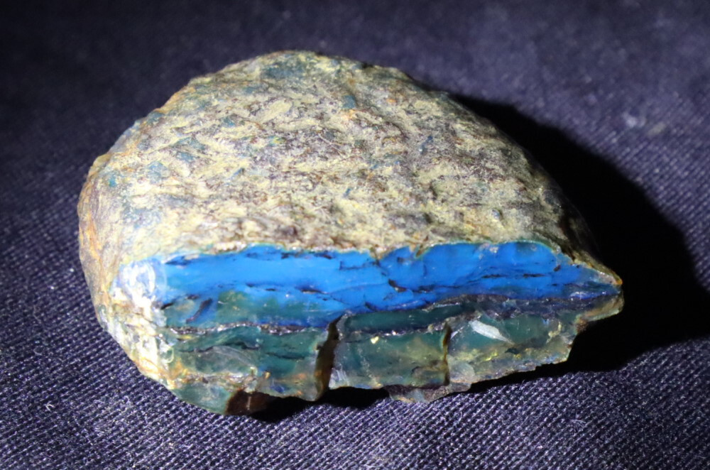 Charming Design Natural Dominican Green Blue Amber Rough Specimen 46mm 100CT