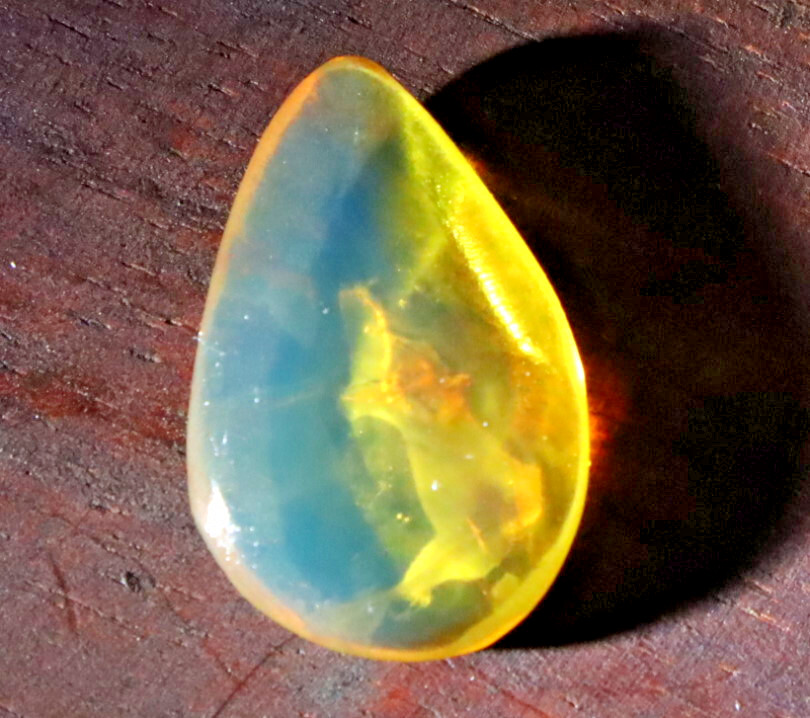Exquisite Natural Dominican Clear Light Blue Amber Polished Stone 22mm