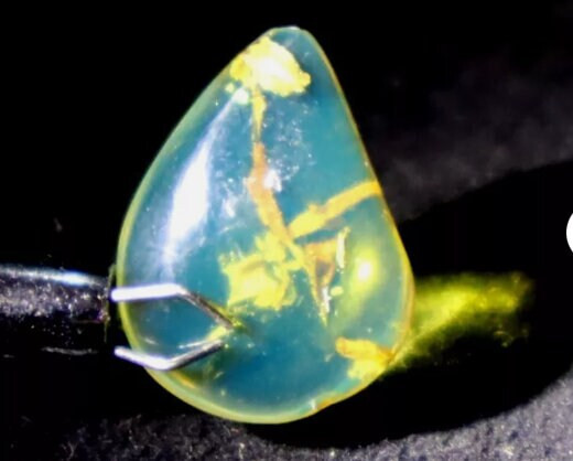 Lovely Natural Dominican Clear Sky Blue Amber Polished Stone 19mm