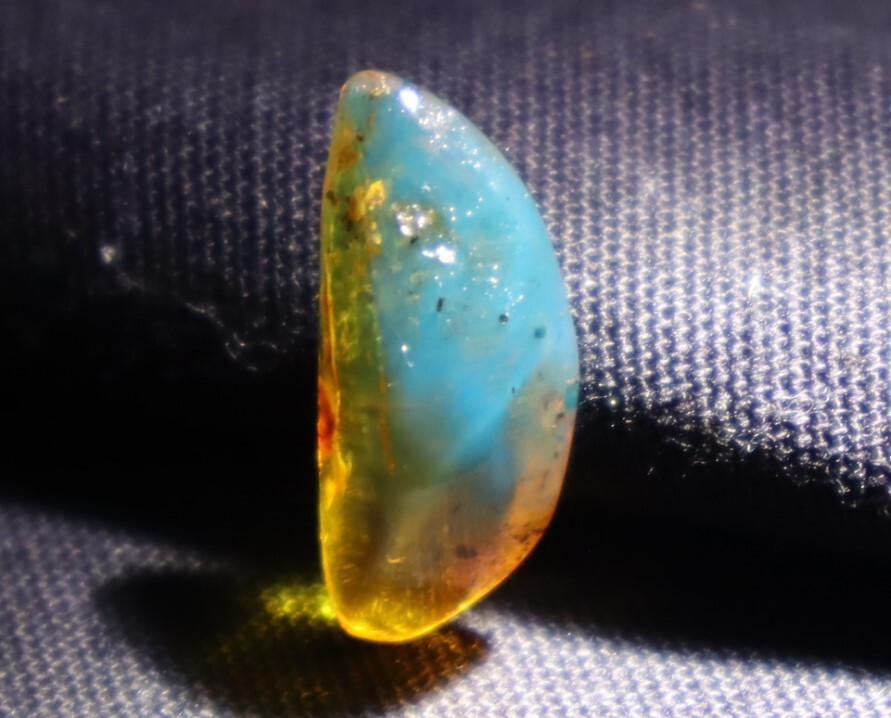 Prettily Natural Dominican Clear Sky Blue Amber Polished Stone 20mm