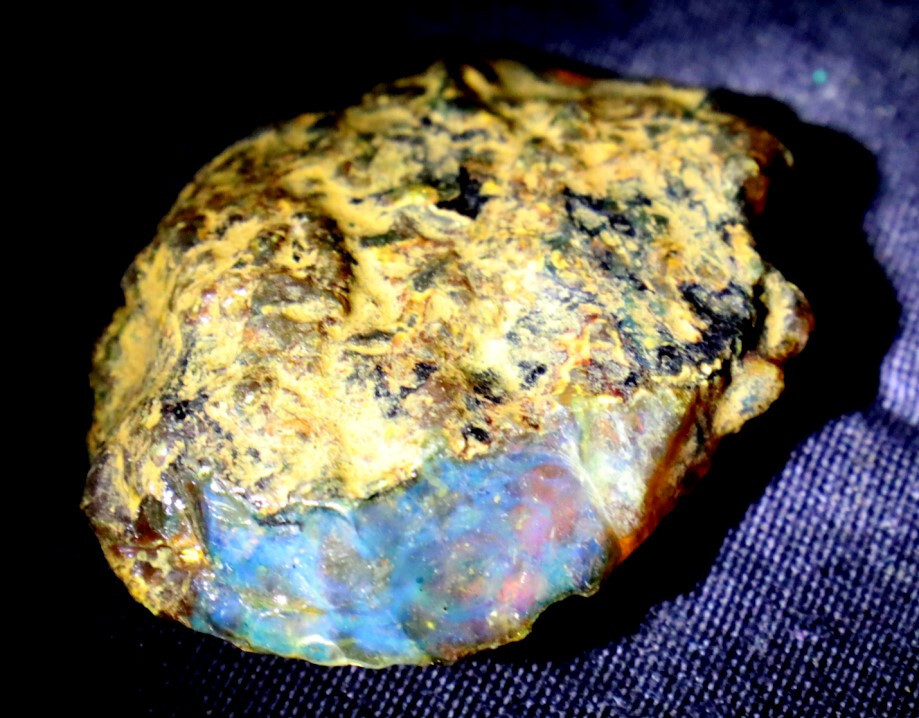 Beautiful Natural Dominican Clear Sky Blue Amber Rough Specimen 50mm 16.5g