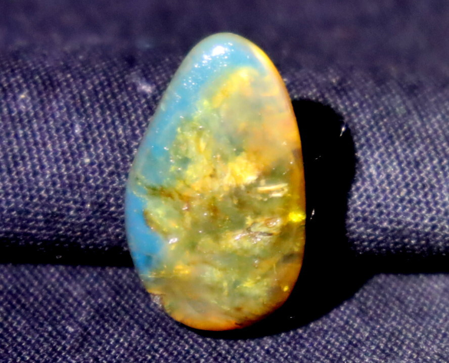 Lovely Natural Dominican Clear Light Blue Amber Polished Stone 24mm