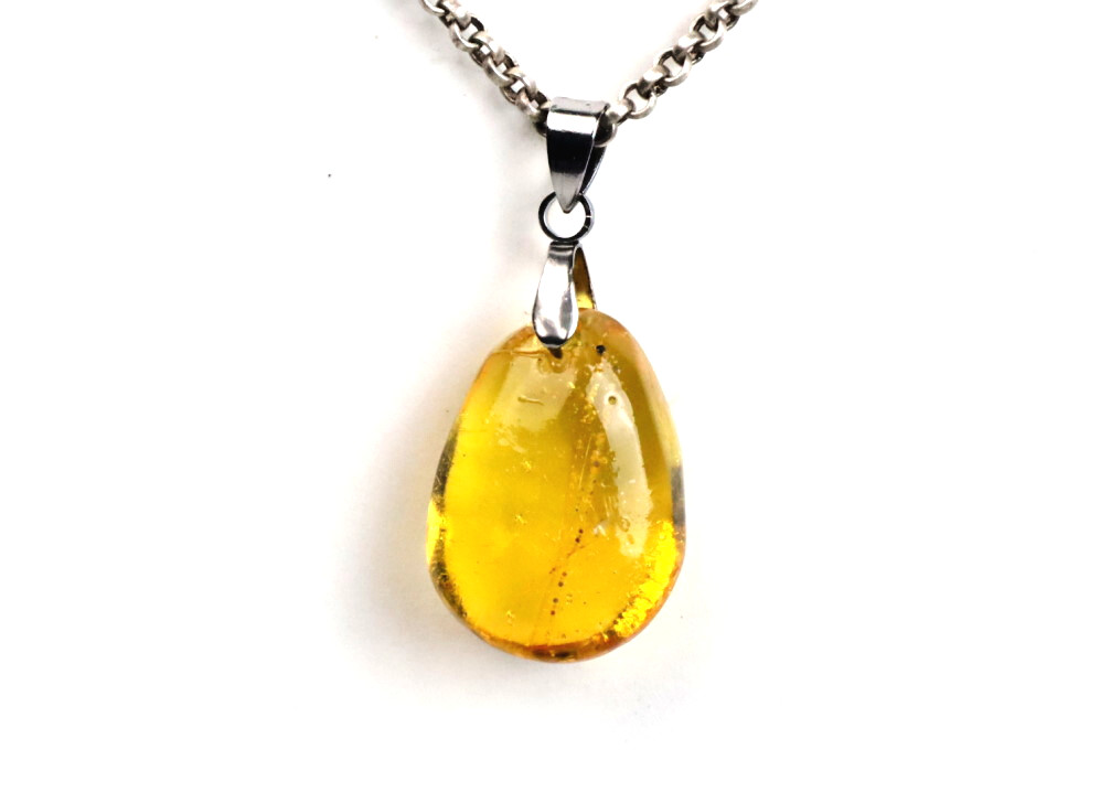Exquisite Genuine Natural Crystal Clear Yellow Amber Pendant 37mm