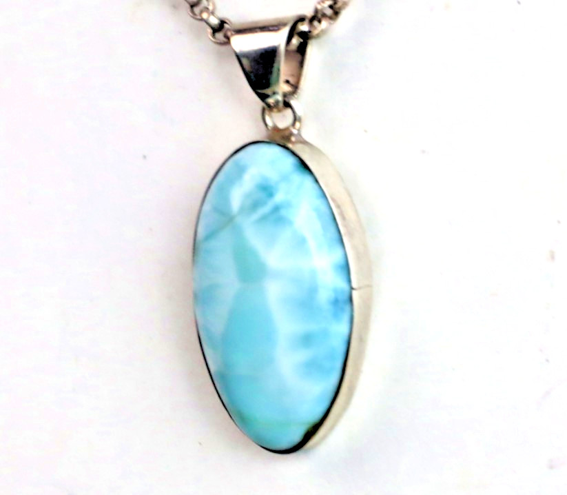 Charming Design Natural Sky Blue Larimar .925 Sterling Silver Pendant 37mm