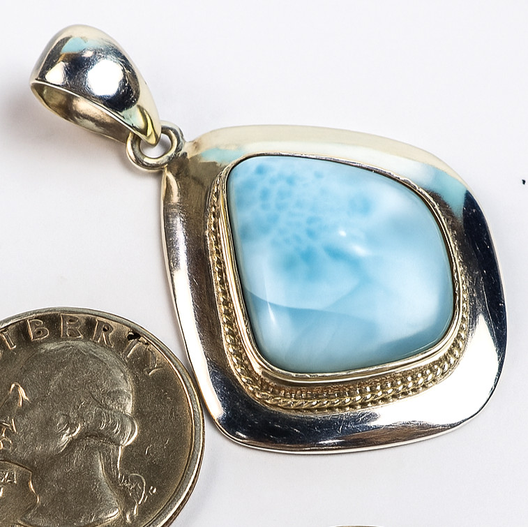 Charming Design Natural Light Blue Larimar .925 Sterling Silver Pendant 50mm