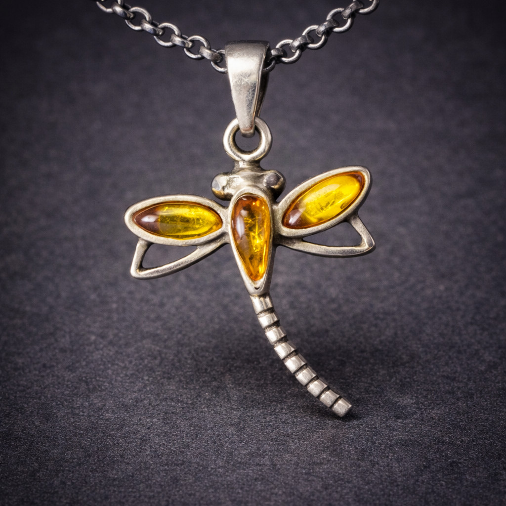Lovely Natural Clear Amber solid .925 Sterling Silver Dragonfly Pendant 35mm